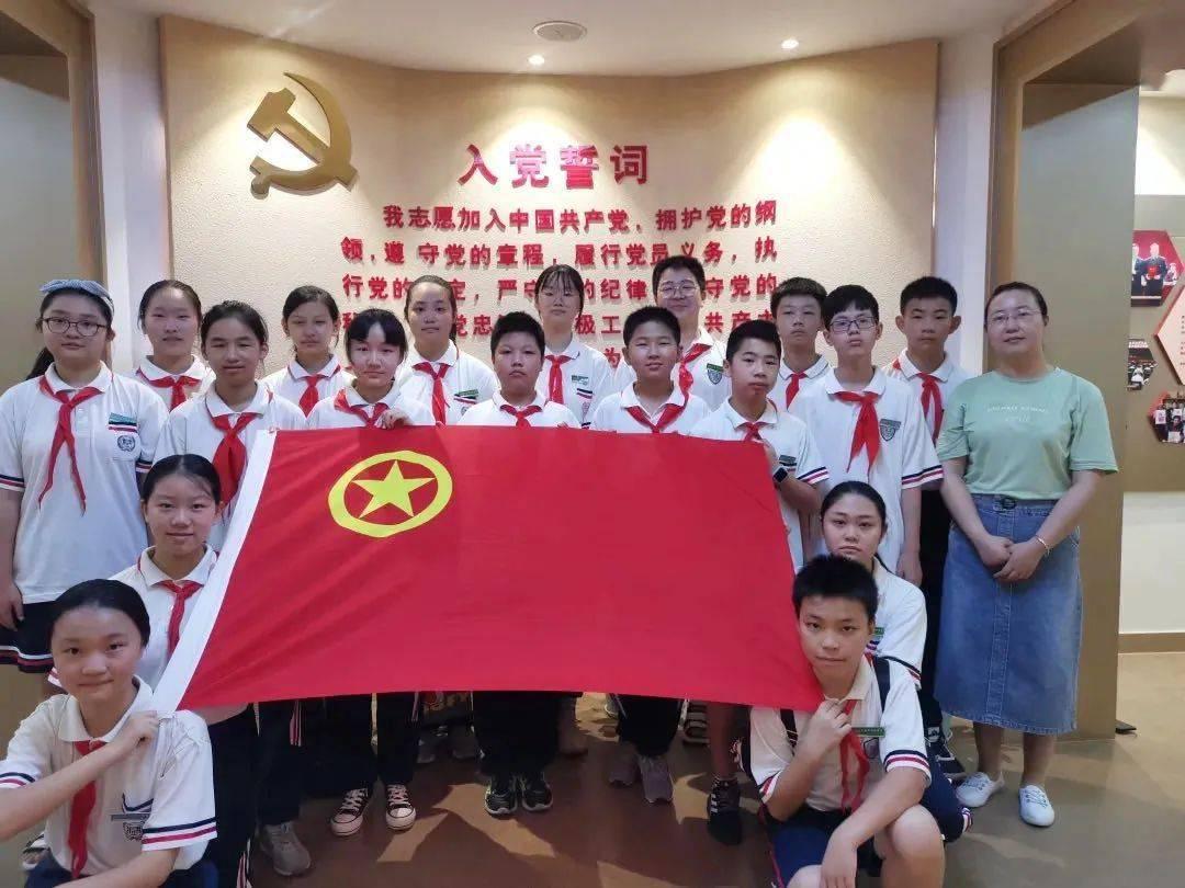 苏菲亚和安伯的休闲装