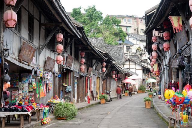 哈尔滨旅游“火出圈”后,税务部门帮餐厅解决用工短缺,帮游客协调居家民宿